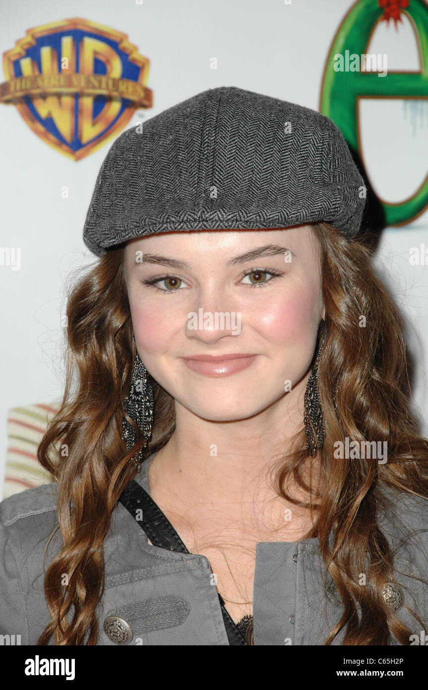 Madeline Carroll di presenze per ELF apertura notturna su Broadway, Al Hirschfeld Theatre di New York, NY Novembre 14, 2010. Foto di: William D. Bird/Everett Collection Foto Stock