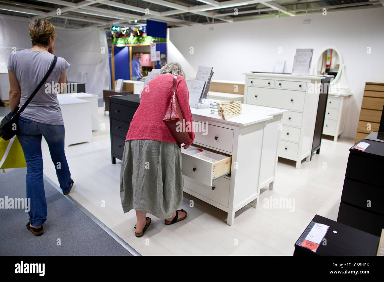 IKEA international predisposto per montaggio mobili compagnia, il più grande del mondo rivenditore arredamento, Wembley Store. Foto:Jeff Gilbert Foto Stock