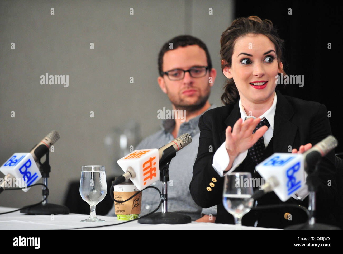 Mark Heyman, Winona Ryder alla conferenza stampa per BLACK SWAN Conferenza stampa al Toronto International Film Festival (TIFF), Hyatt Regency Hotel, Toronto, il 14 settembre 2010. Foto di: Gregorio T. Binuya/Everett Collection Foto Stock