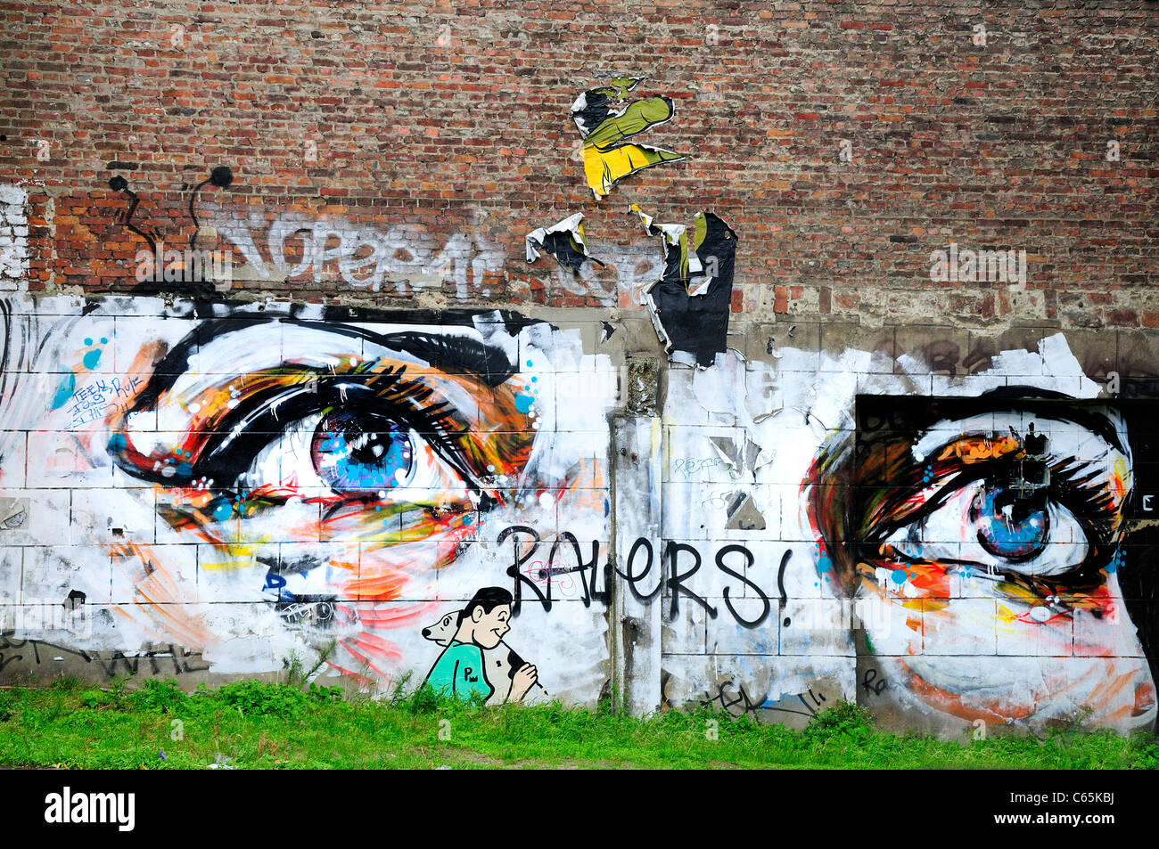 Bruxelles, Belgio. Graffiti - occhi guardando skywards Foto Stock