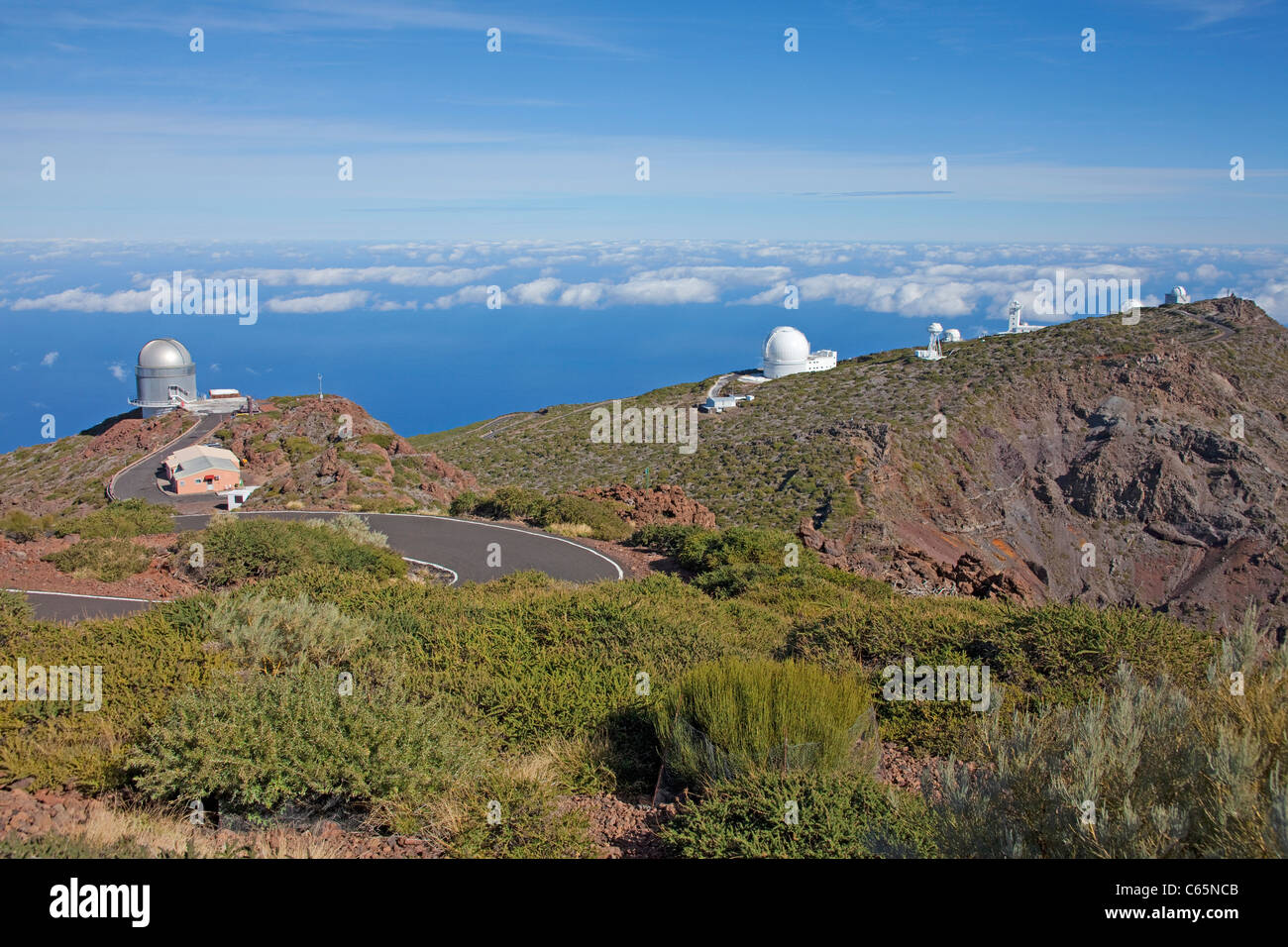 Osservatorio astronomico sulla sommità del Roque de los Muchachos, Parque Nacional de la Caldera de Taburiente, isola di La Palma, Isole canarie, Spagna, Europa Foto Stock