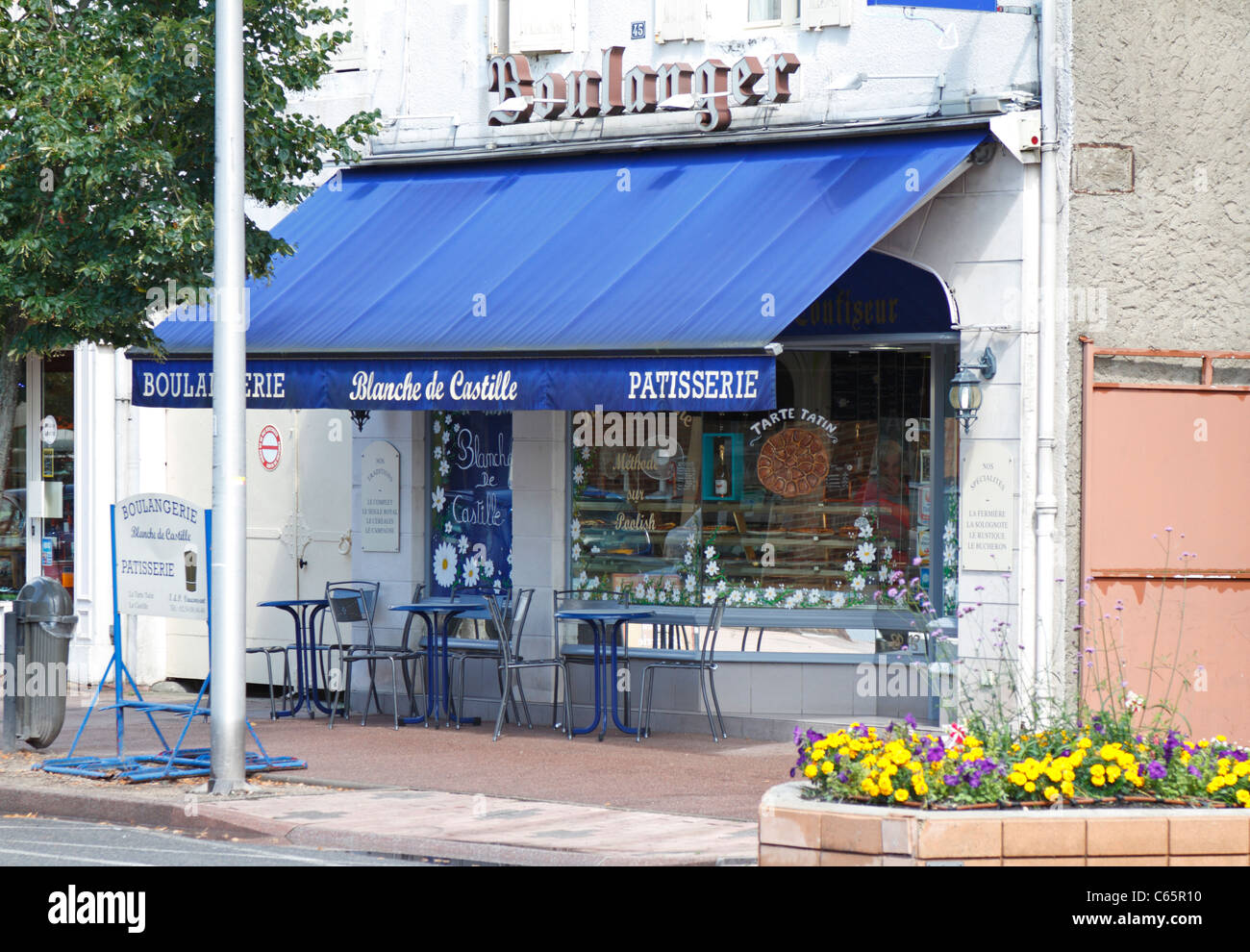 Un Boulanger in Lamotte Beuvron, Sologne, Francia. Foto Stock