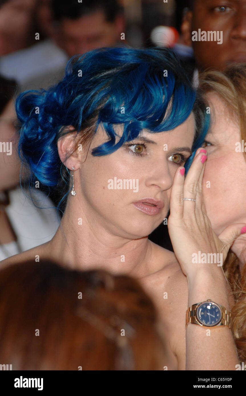 Juliette Lewis presso gli arrivi per il commutatore Premiere, Arclight Hollywood Glossari Affini, Los Angeles, CA il 16 agosto 2010. Foto Da: Michael Germana/Everett Collection Foto Stock