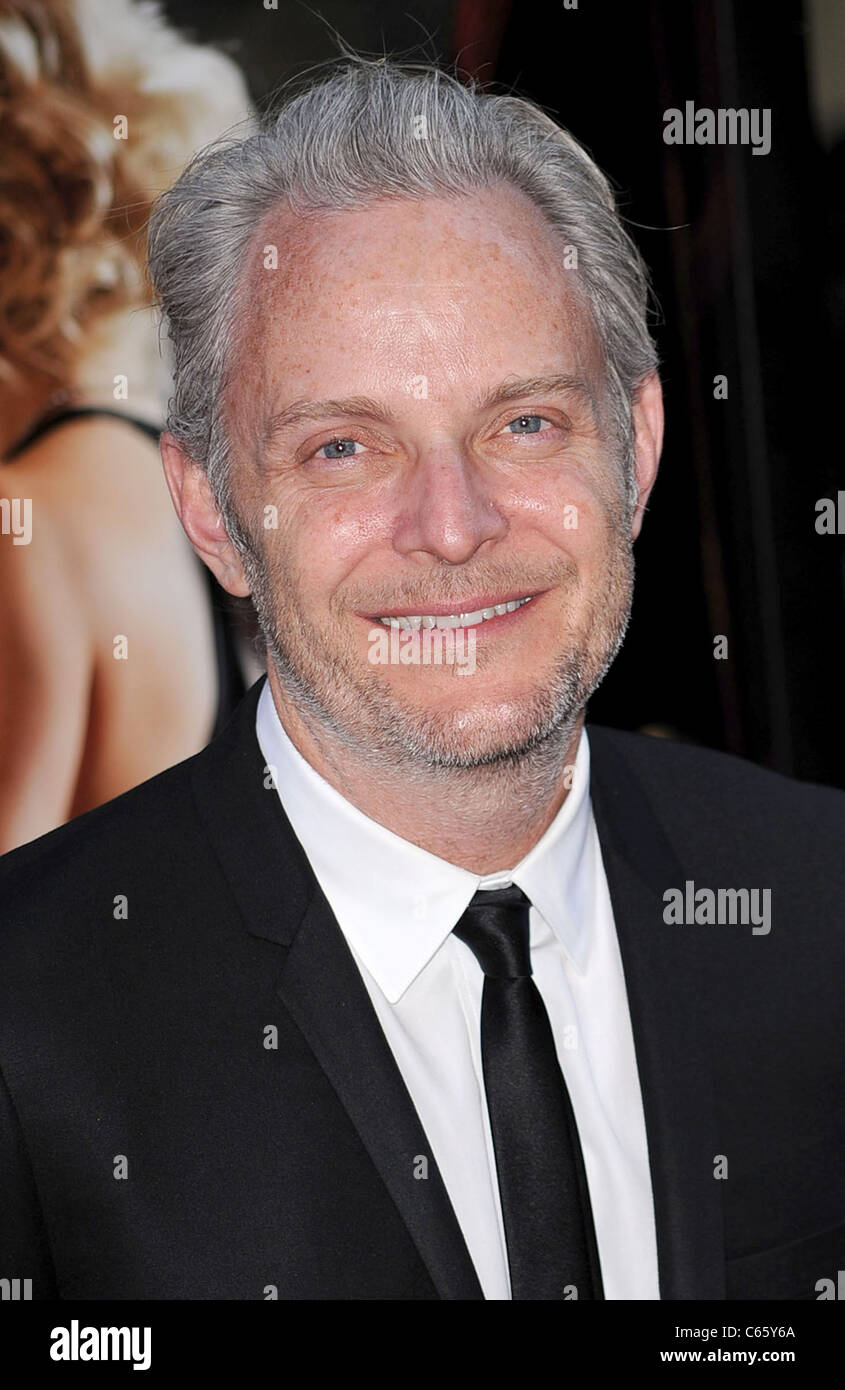 Francis Lawrence presso gli arrivi per acqua per elefanti Premiere, il Teatro Ziegfeld, New York, NY Aprile 17, 2011. Foto di: Kristin Callahan/Everett Collection Foto Stock