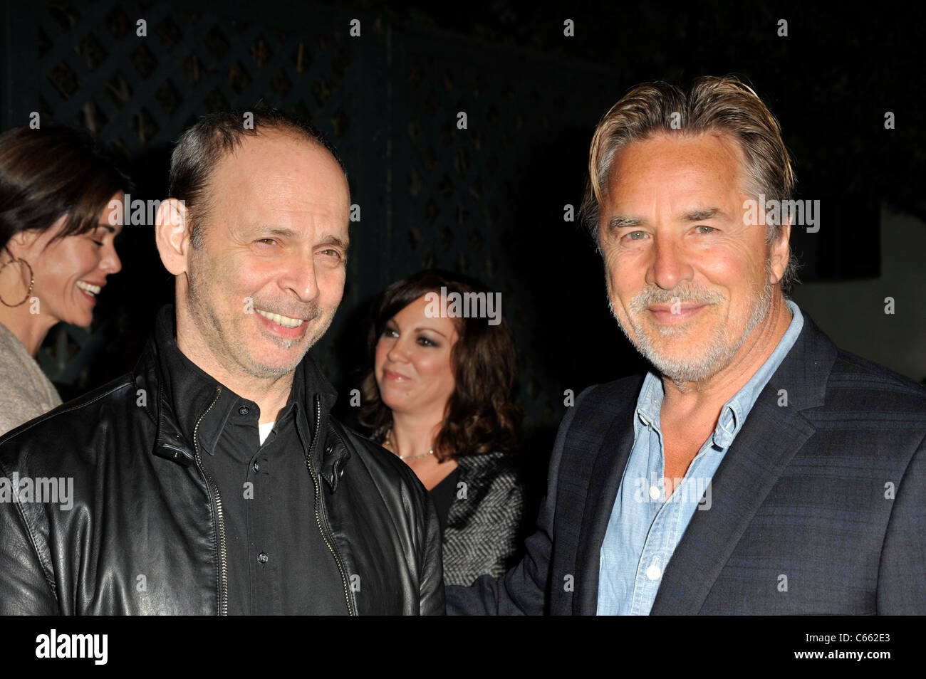 Wayne Kramer, Don Johnson presso gli arrivi per EASTBOUND & All Season premiere su HBO, il Paramount Theatre a Paramount Pictures Studio, Los Angeles, CA, il 16 settembre 2010. Foto di: Robert Kenney/Everett Collection Foto Stock