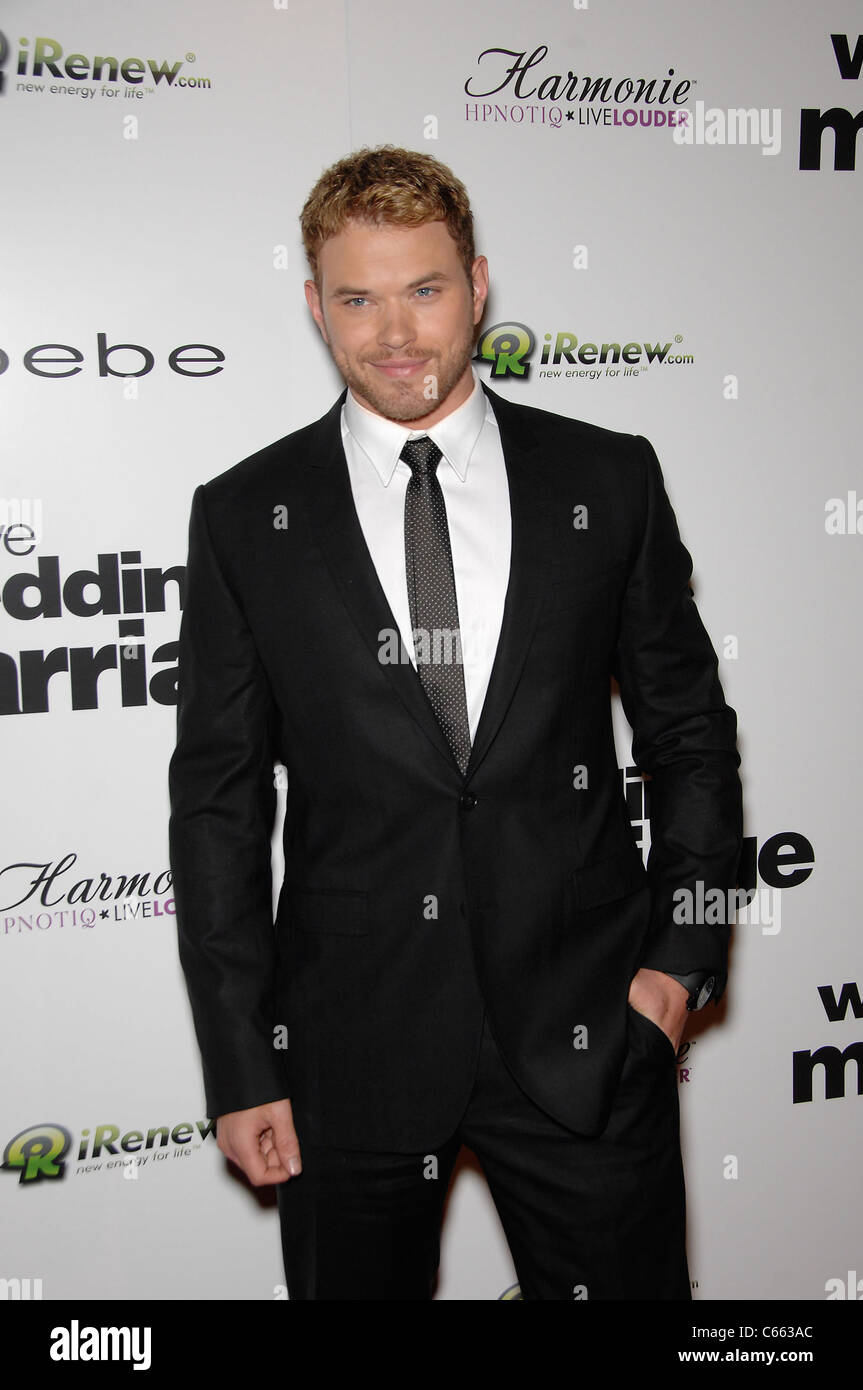 Kellan Lutz presso gli arrivi per amore matrimonio matrimonio Premiere, Pacific Design Center di Los Angeles, CA, 17 maggio 2011. Foto Da: Michael Germana/Everett Collection Foto Stock