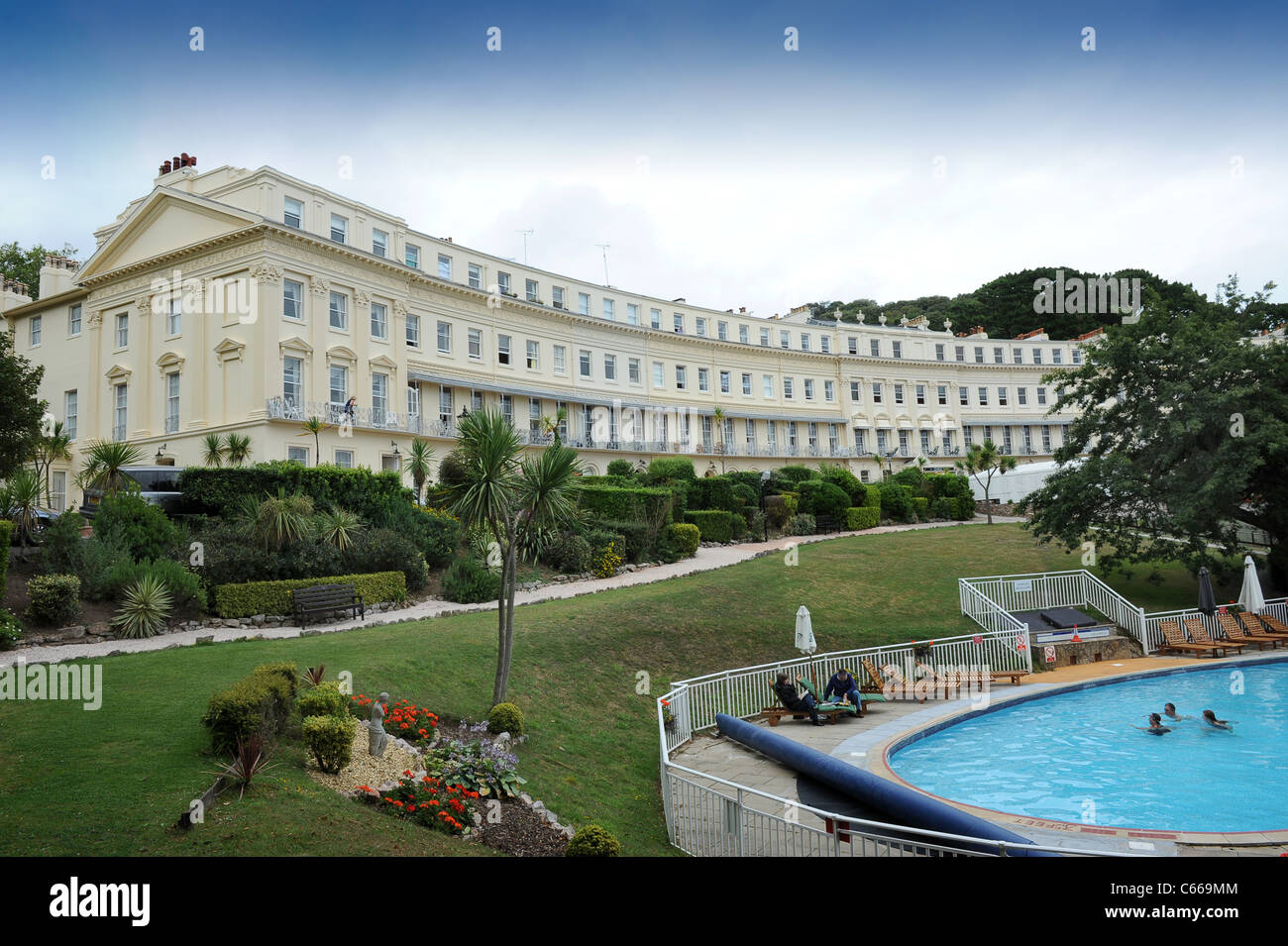 Osborne Hotel in Hesketh crescent Torquay sulla Riviera inglese Foto Stock