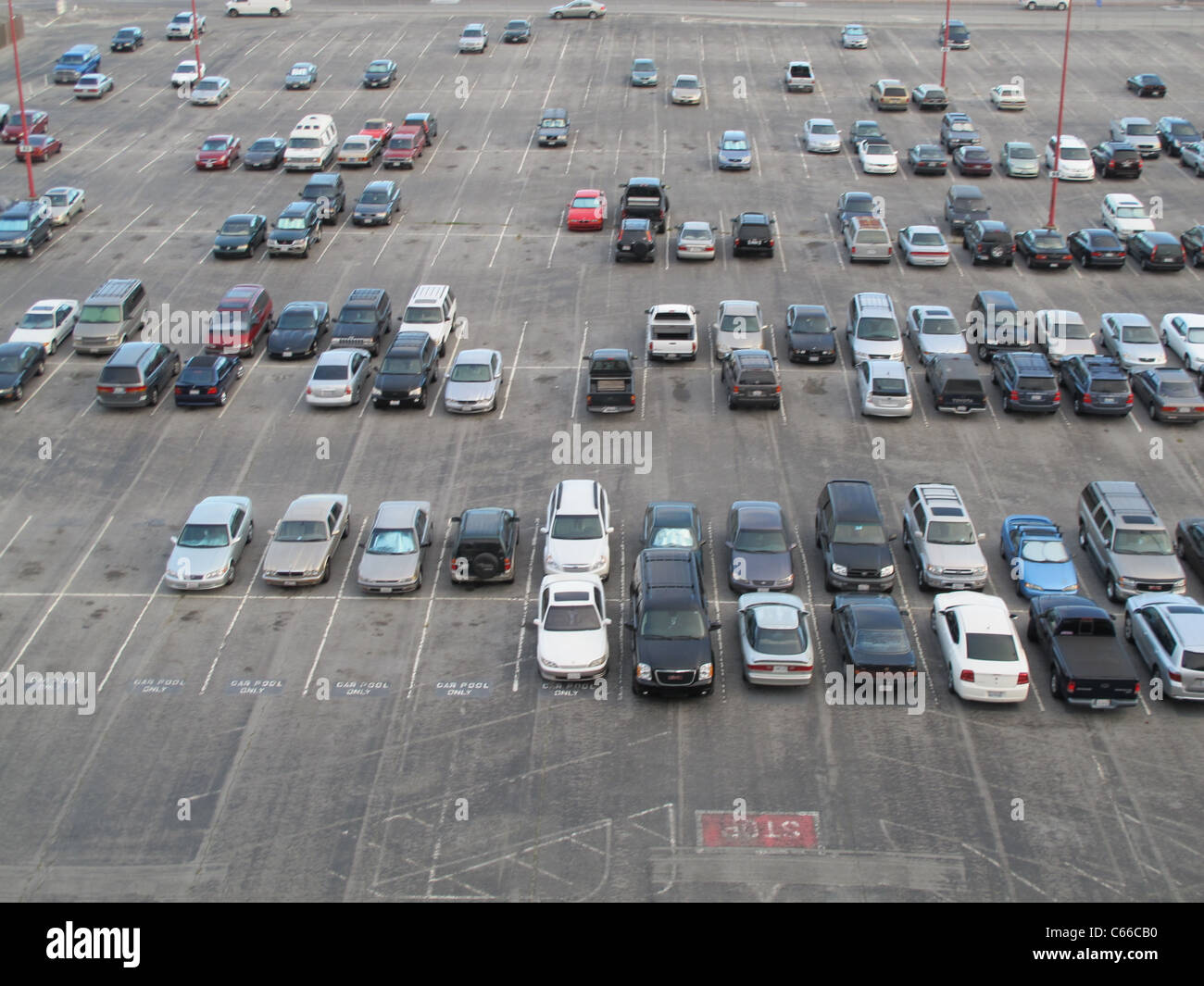 Vista aerea di un lungo termine parcheggio all aeroporto SFO di San Francisco, California, Stati Uniti d'America Foto Stock