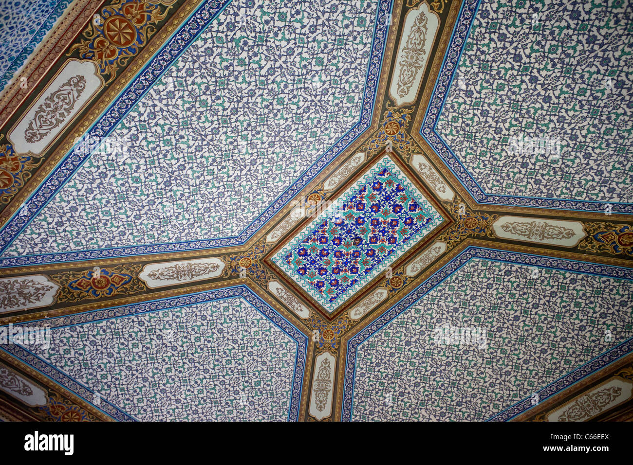 Turchia, Istanbul, Topkapi Palace Museum, il soffitto del padiglione estivo conosciuto anche come camera di circoncisione Foto Stock