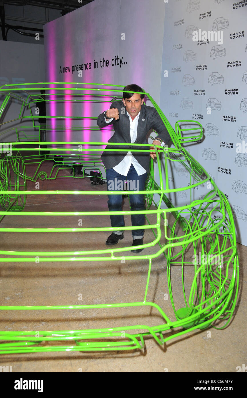 Josh Rubin presso gli arrivi per Range Rover Evoque debutto Launch Party, Highline stadi, New York, NY 19 aprile 2011. Foto di: Gregorio T. Binuya/Everett Collection Foto Stock