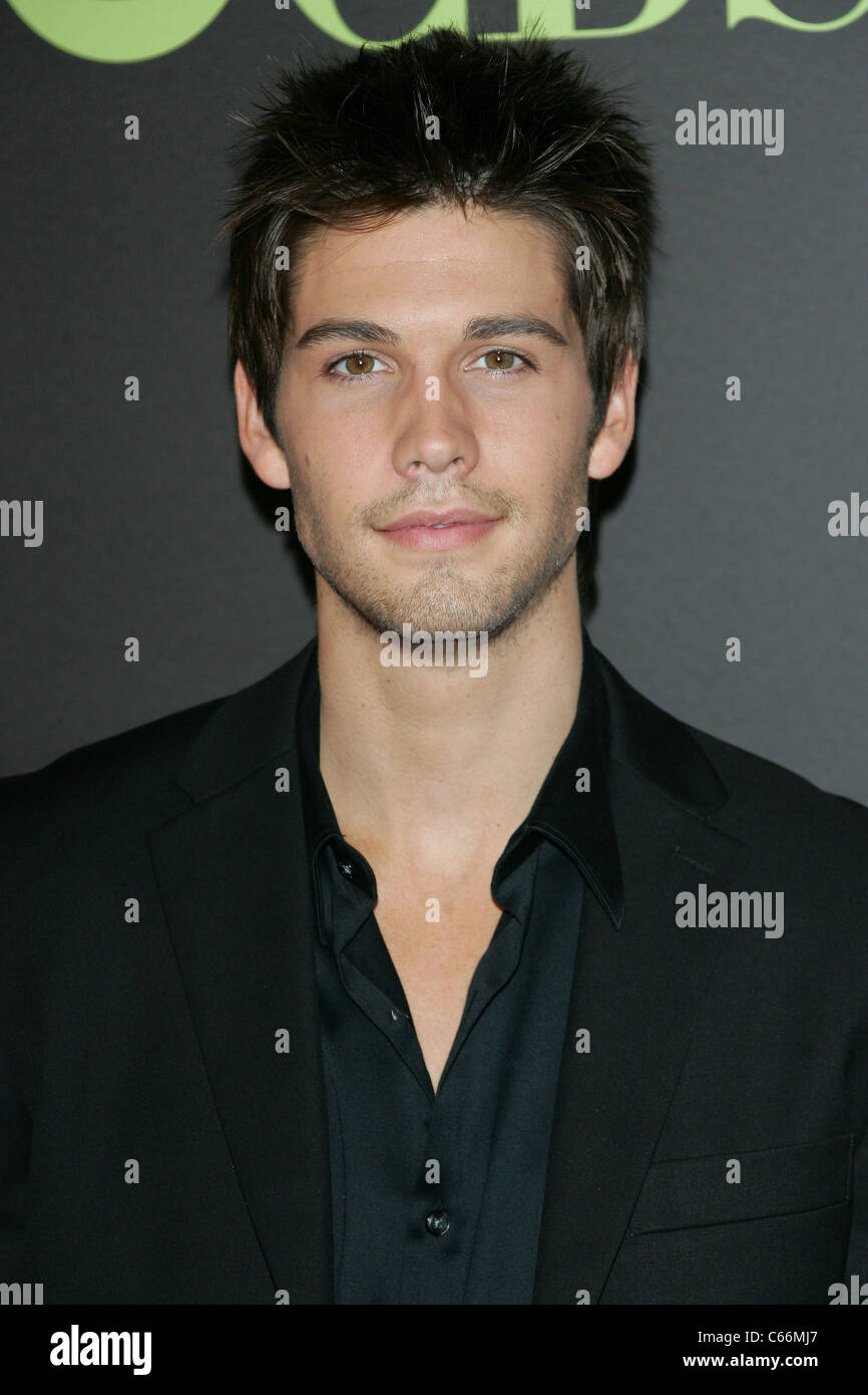 Casey Deidrick presso gli arrivi per la trentottesima annuale di animazione diurna Emmy Awards - Gli arrivi, Hilton Hotel di Las Vegas NV, 19 giugno 2011. Foto di: James Atoa/Everett Collection Foto Stock