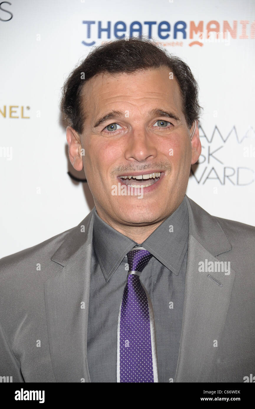 Phillip Bloch di presenze per la cinquantaseiesima dramma annuale escursioni alla cerimonia di premiazione, Hammerstein Ballroom, New York, NY, 23 maggio 2011. Foto di: Rob ricco/Everett Collection Foto Stock