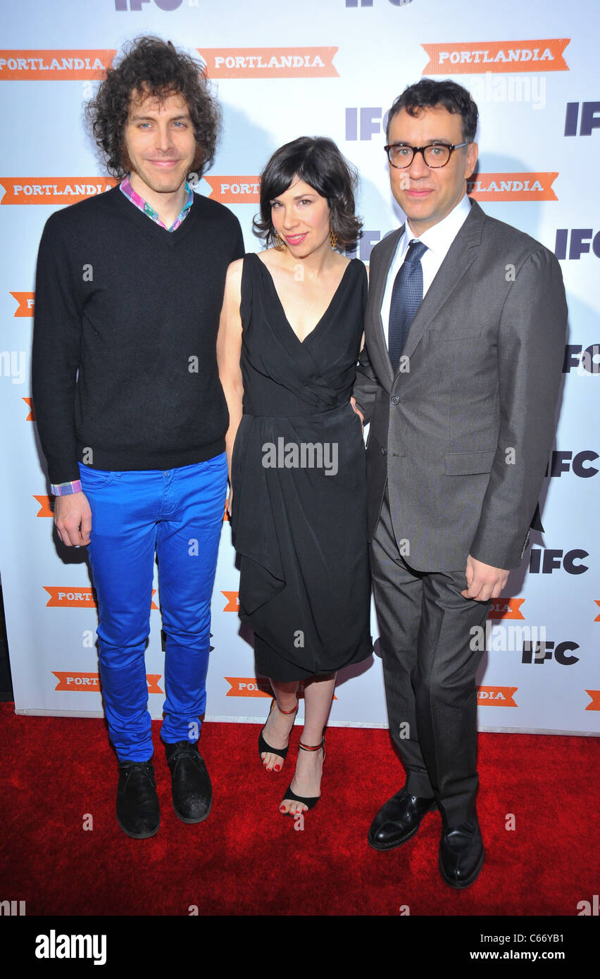 Jonathan Krisel, Carrie Brownstein, Fred Armisen presso gli arrivi per PORTLANDIA Premiere, Edison sala da ballo, New York, NY 19 Gennaio Foto Stock