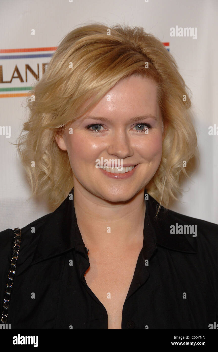 Cecelia Ahern di presenze per la sesta annuale Oscar Wilde: onorare gli irlandesi in Film Party, Ebell Club di Los Angeles, Los Angeles, CA. 24 febbraio 2011. Foto Da: Michael Germana/Everett Collection Foto Stock