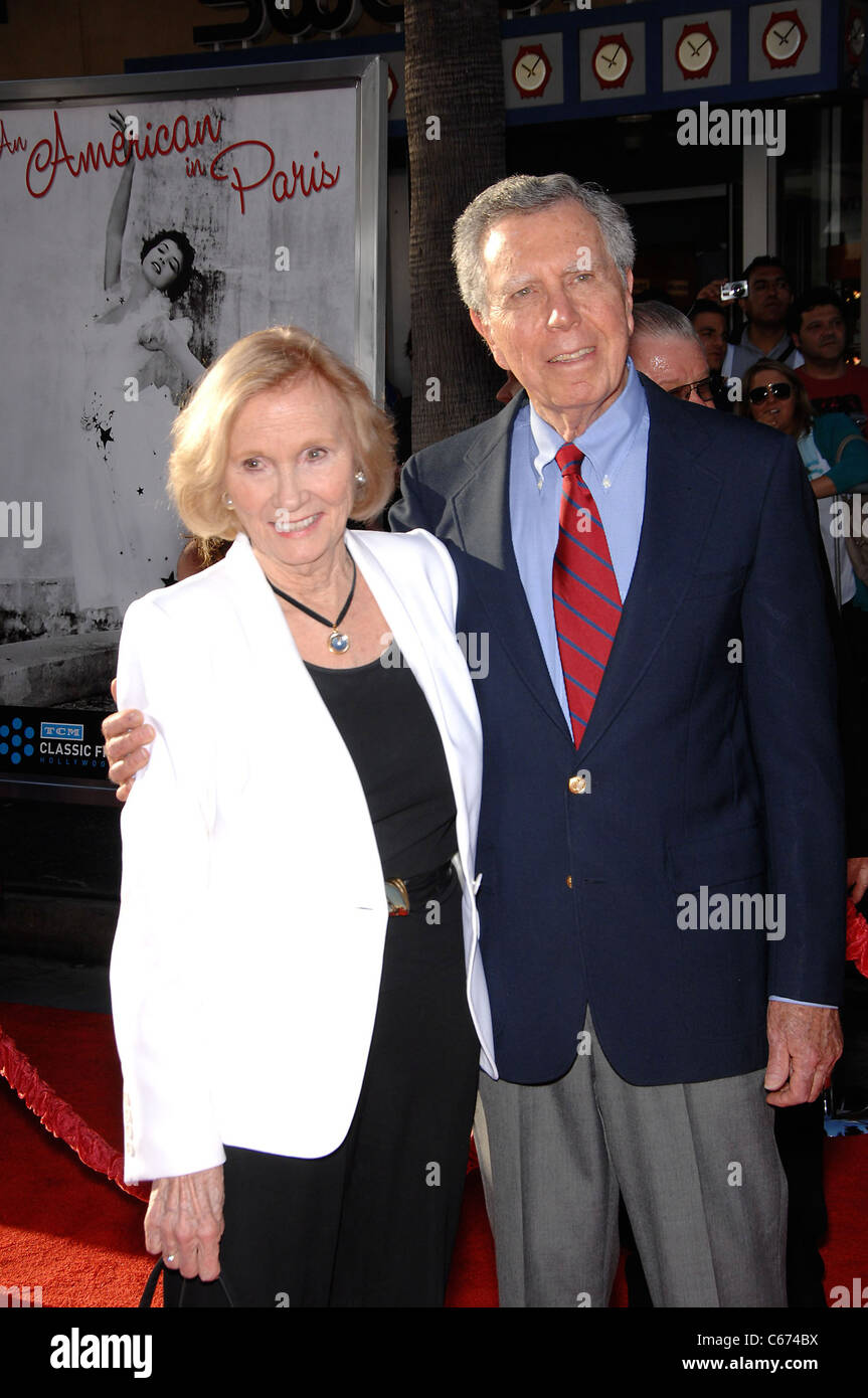 Eva Marie Saint, Jeffrey Hayden presso gli arrivi per 2011 TCM Classic Film Festival apertura notturna, Grauman's Chinese Theater, Los Foto Stock