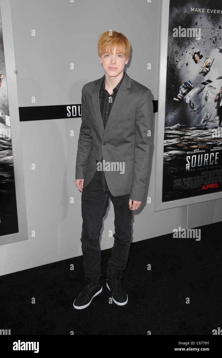 Cameron Monaghan presso gli arrivi per il codice sorgente di Premiere, Arclight Glossari Affini Dome, Los Angeles, CA Marzo 28, 2011. Foto di: Elizabeth Goodenough/Everett Collection Foto Stock