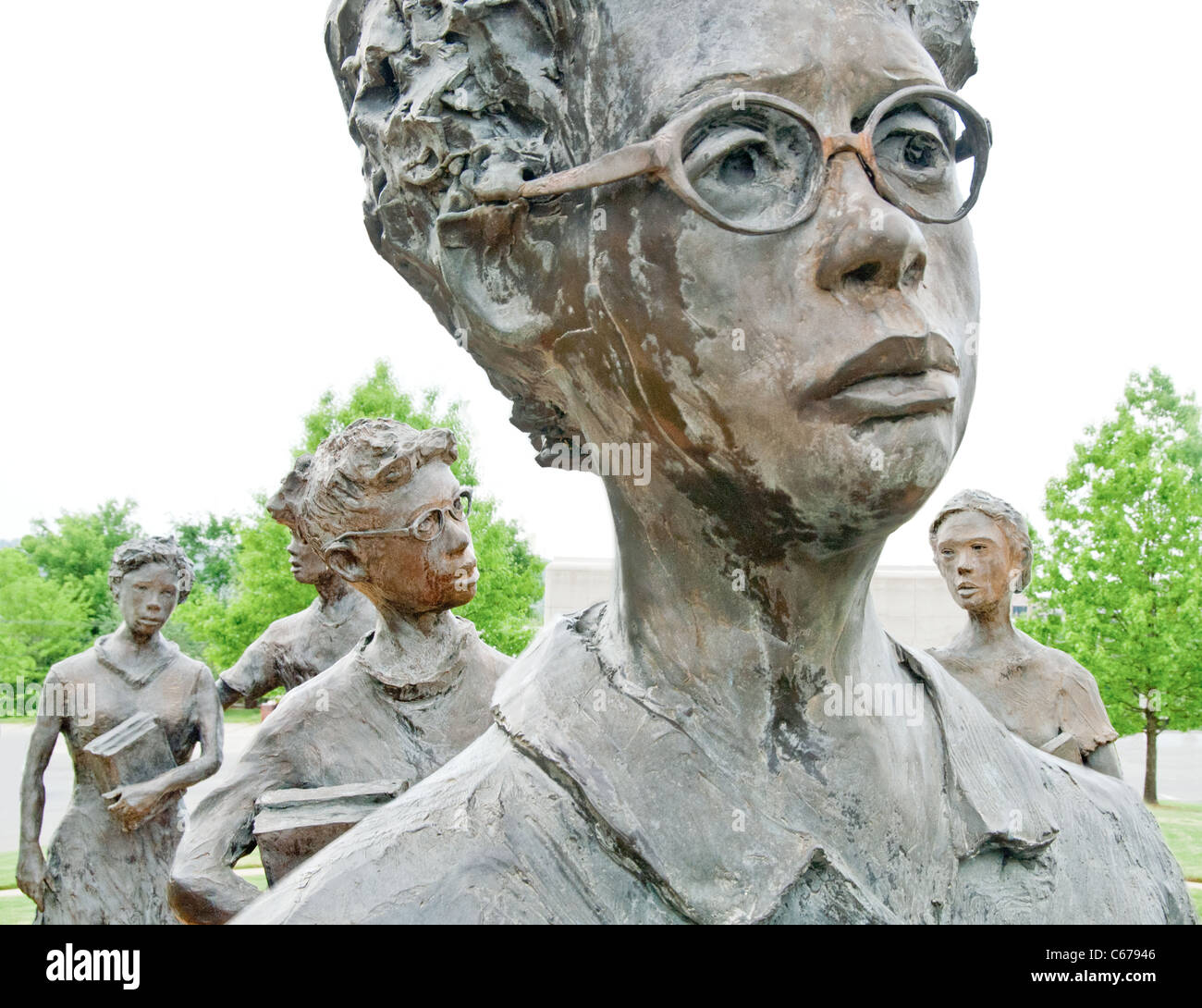 "Testamento", Little Rock nove dei diritti civili Memorial, dello scultore Giovanni Deering, State Capitol motivi in Little Rock Arkansas Foto Stock