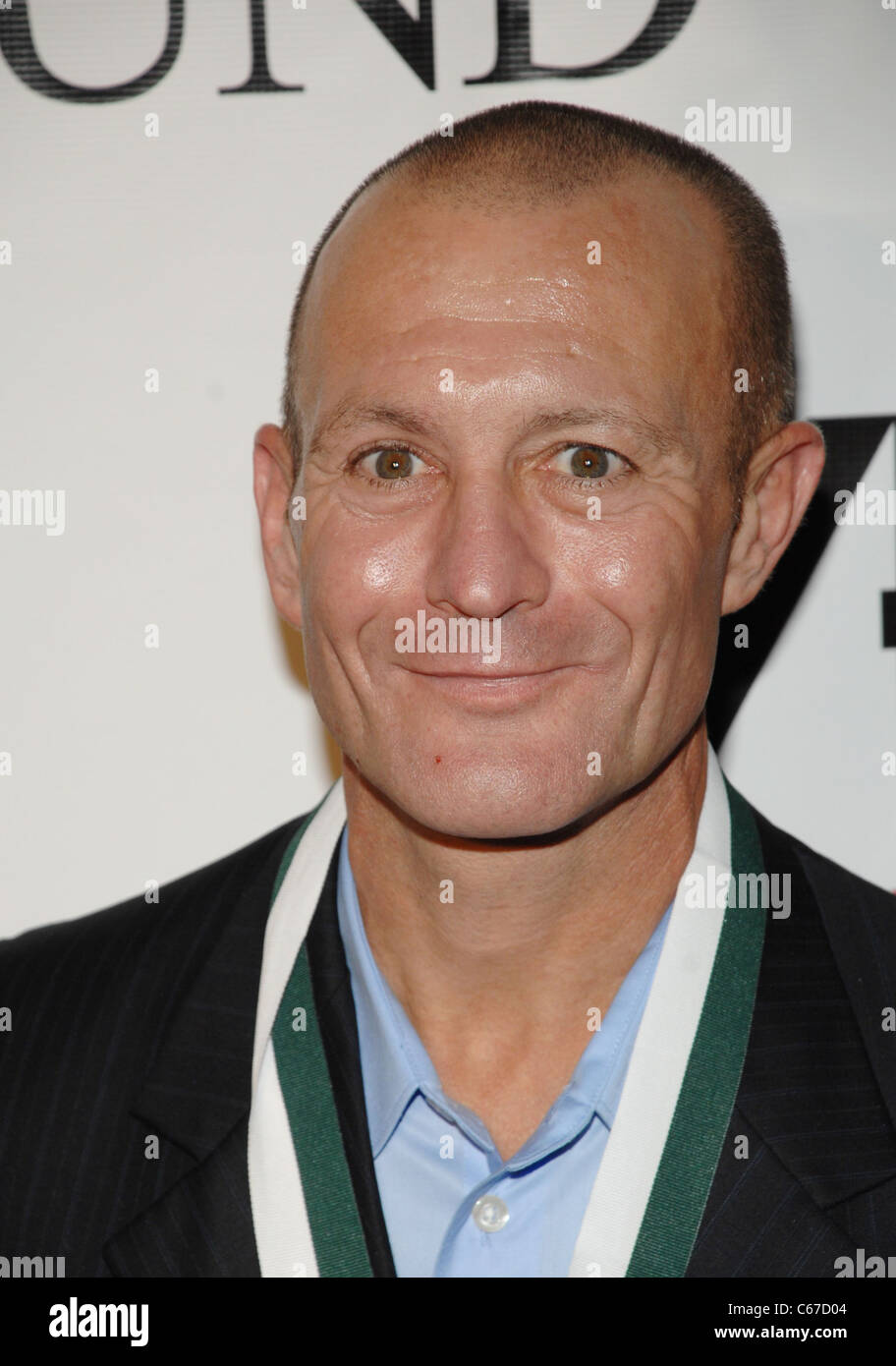 Calvin Borel presso gli arrivi per la venticinquesima edizione del Grande Sport Cena di leggende, Waldorf-Astoria Hotel, New York, NY Settembre 27, 2010. Foto di: William D. Bird/Everett Collection Foto Stock