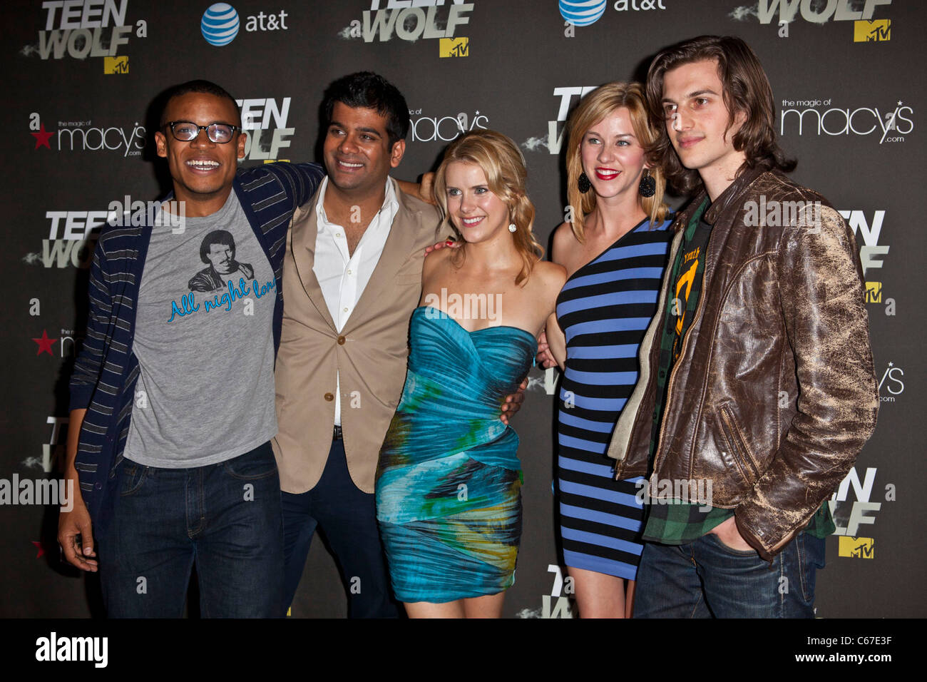 Cast di tempi duri in arrivo per TEEN WOLF Premiere partito, il Roosevelt Hotel di Los Angeles, CA Maggio 25, 2011. Foto di: Emiley Schweich/Everett Collection Foto Stock
