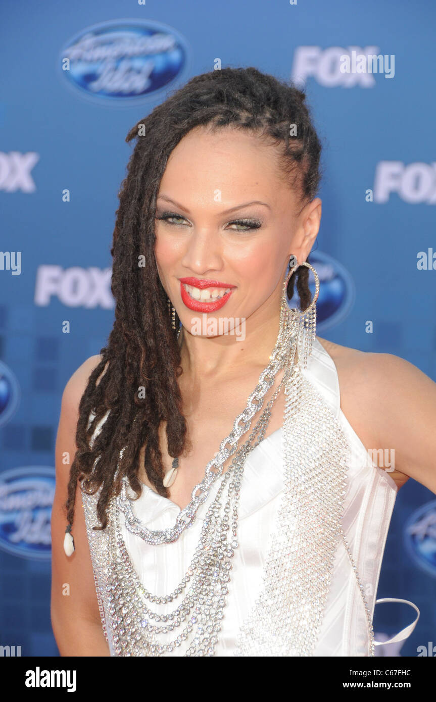 Naima Adedapo presso gli arrivi per American Idol Gran Finale 2011, Nokia Theater L.A. LIVE, Los Angeles, CA Maggio 25, 2011. Foto di: Foto Stock