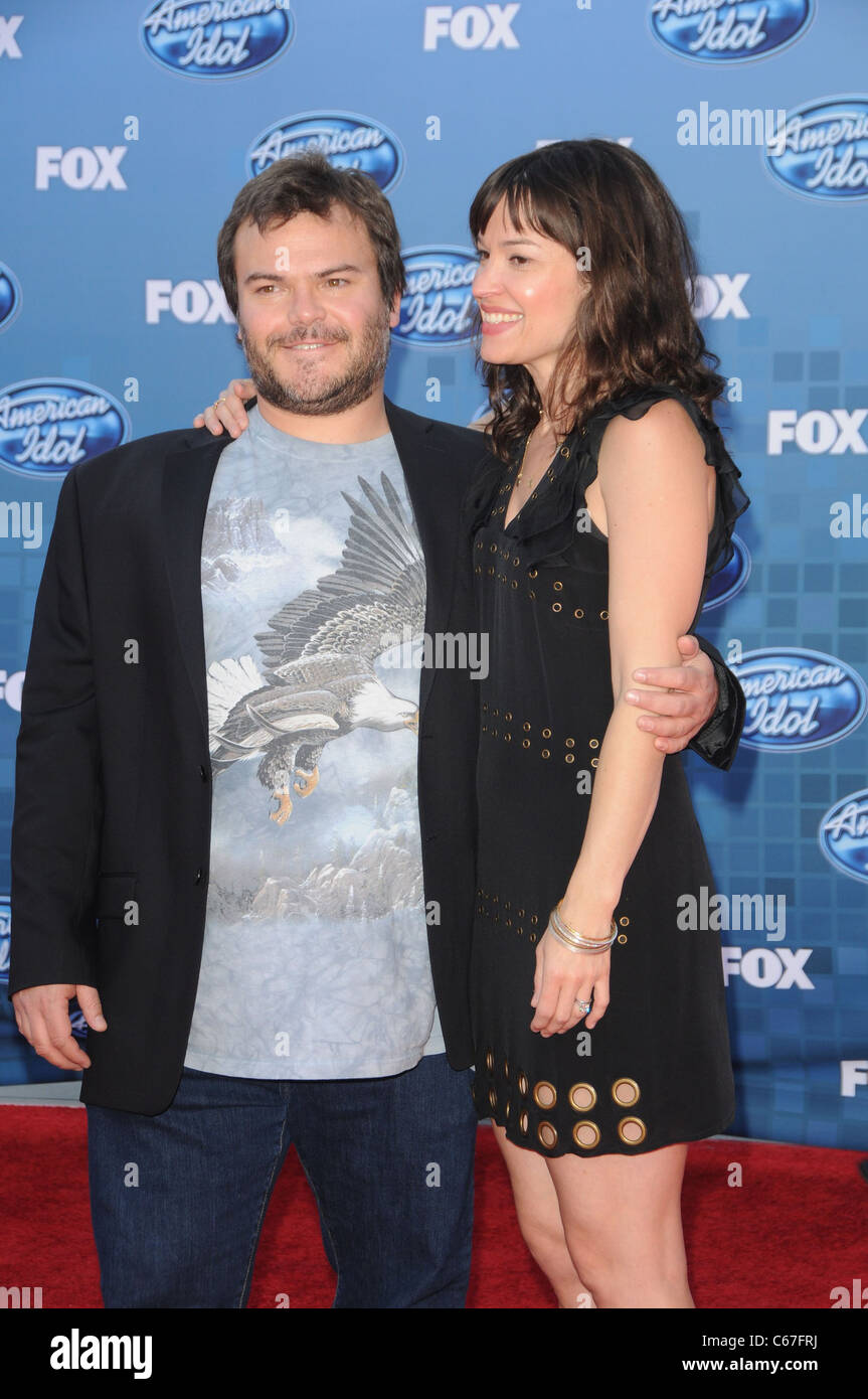 Jack Black e Tanya Haden presso gli arrivi per American Idol Gran Finale 2011, Nokia Theater L.A. LIVE, Los Angeles, CA Maggio 25, 2011. Foto di: Dee Cercone/Everett Collection Foto Stock