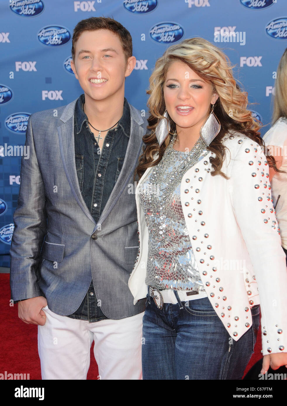 Scotty McCreery, Lauren Alaina presso gli arrivi per American Idol Gran Finale 2011, Nokia Theater L.A. LIVE, Los Angeles, CA Maggio 25, 2011. Foto di: Dee Cercone/Everett Collection Foto Stock