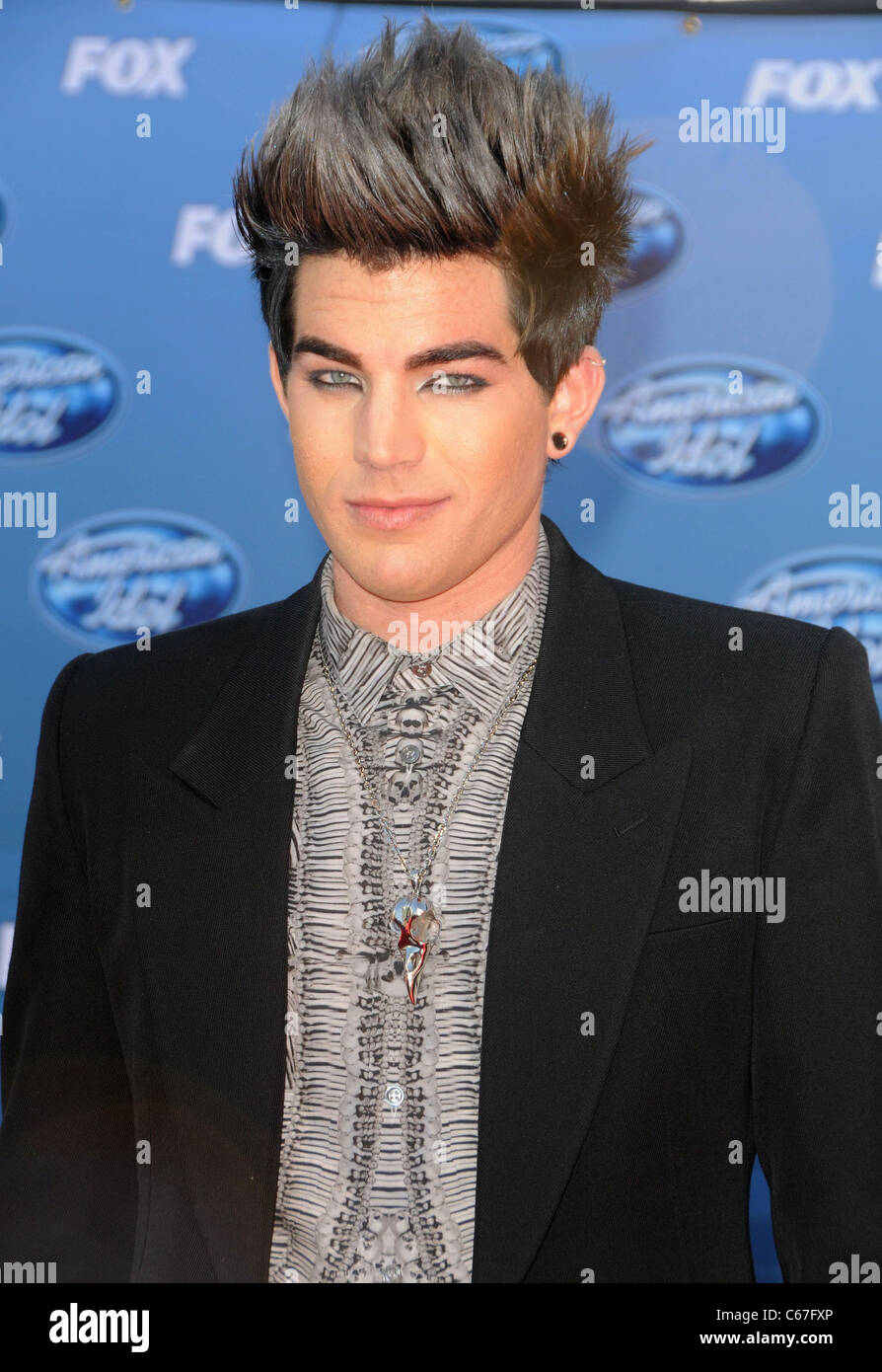 Adam Lambert presso gli arrivi per American Idol Gran Finale 2011, Nokia Theater L.A. LIVE, Los Angeles, CA Maggio 25, 2011. Foto di: Dee Cercone/Everett Collection Foto Stock