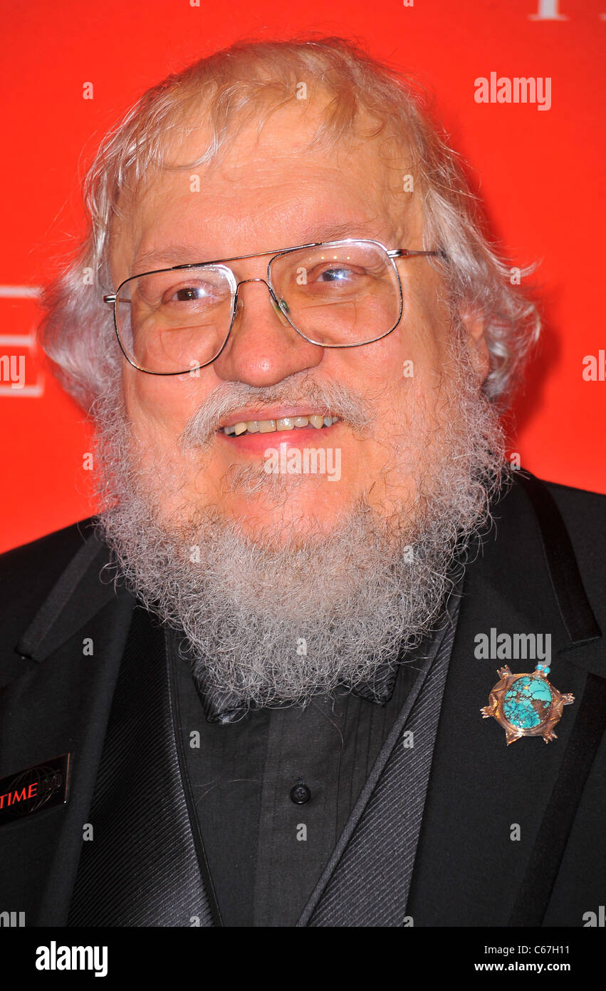 George R.R. Martin presso gli arrivi per tempo 100 GALA, Frederick P. Rose Hall - Jazz al Lincoln Center di New York, NY Aprile 26, 2011. Foto Stock