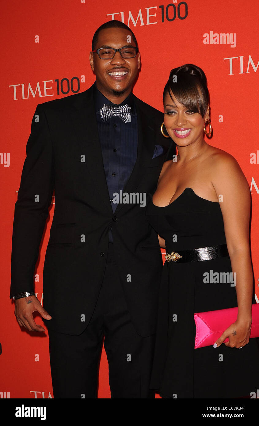 Carmelo Anthony, La La Vasquez presso gli arrivi per tempo 100 GALA, Frederick P. Rose Hall - Jazz al Lincoln Center di New York, NY Aprile 26, 2011. Foto di: Kristin Callahan/Everett Collection Foto Stock