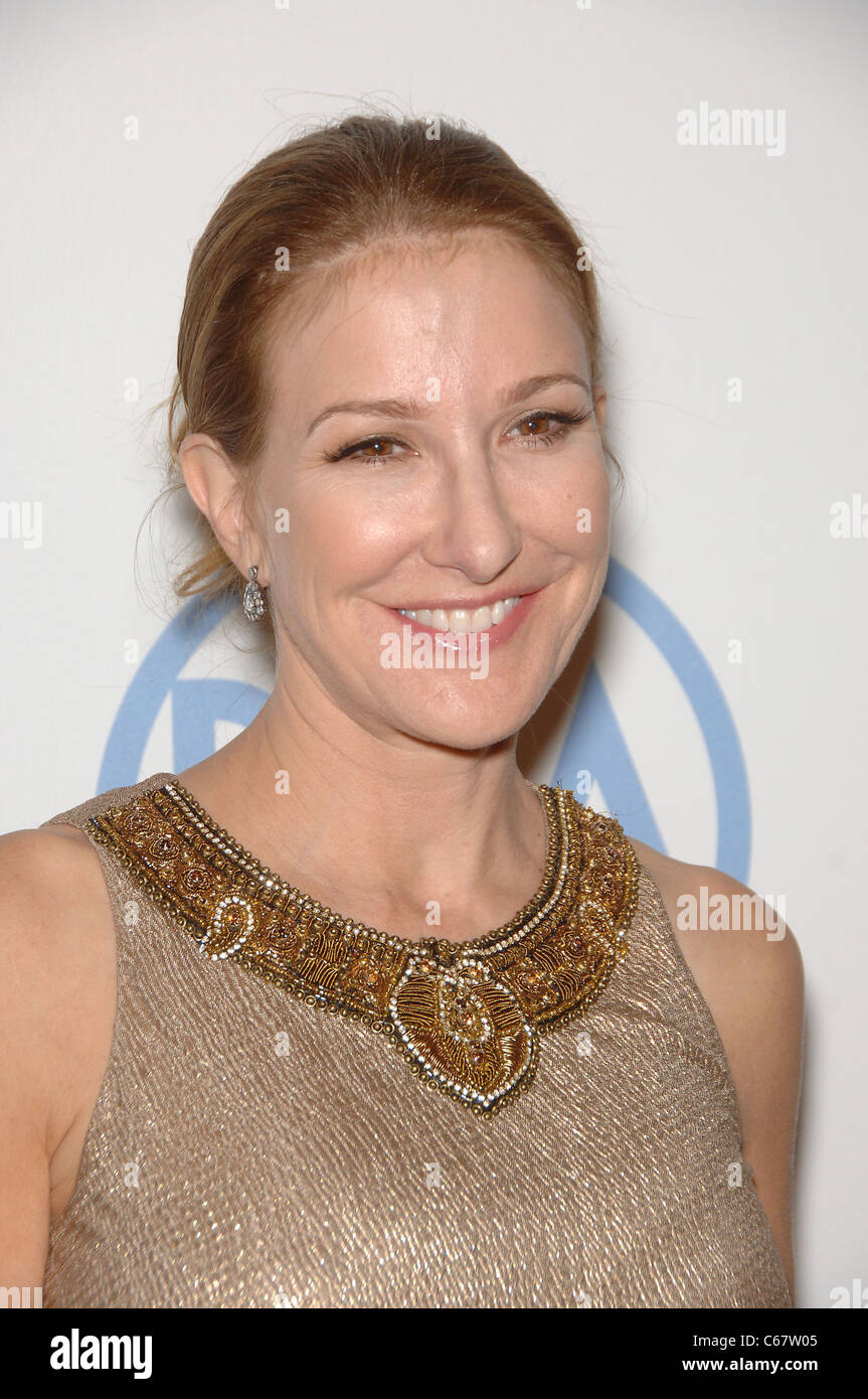 Emily Gerson Saines presso gli arrivi per la XXII edizione produttori Guild of America PGA Awards, il Beverly Hilton Hotel di Beverly Hills, CA 22 gennaio 2011. Foto Da: Michael Germana/Everett Collection Foto Stock