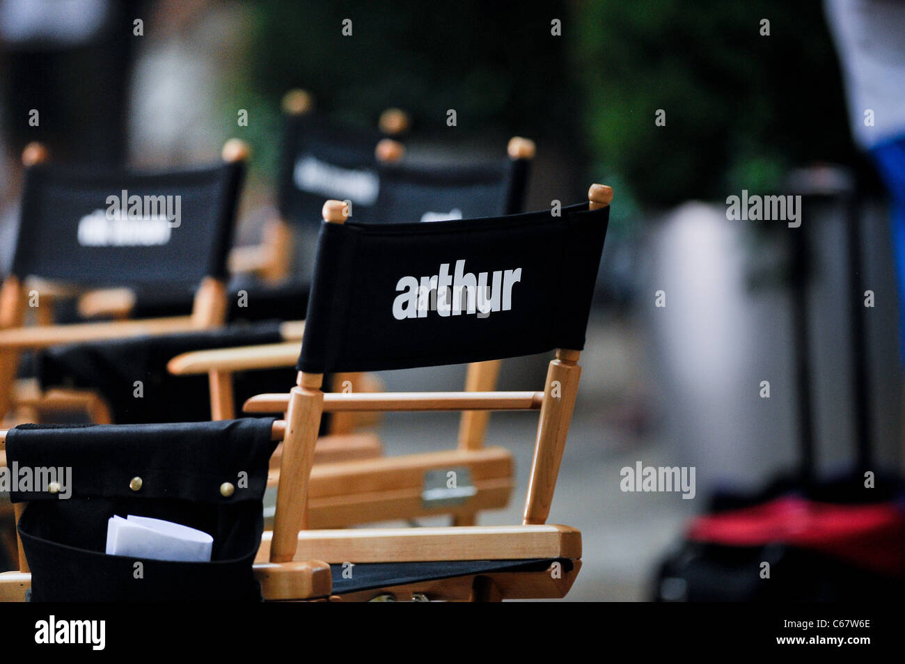 Atmosfera, al "Arthur" set cinematografico presso la Torre di Bloomberg fuori e circa per celebrità CANDIDS - Giovedì , New York, NY Luglio Foto Stock