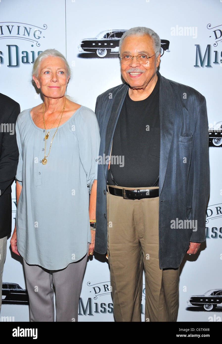 Vanessa Redgrave, James Earl Jones all'interno per il pilotaggio di MISS DAISY Revival di Broadway cast foto op, rotatoria Theatre Company prova Studios di New York, NY il 29 settembre 2010. Foto di: Gregorio T. Binuya/Everett Collection Foto Stock