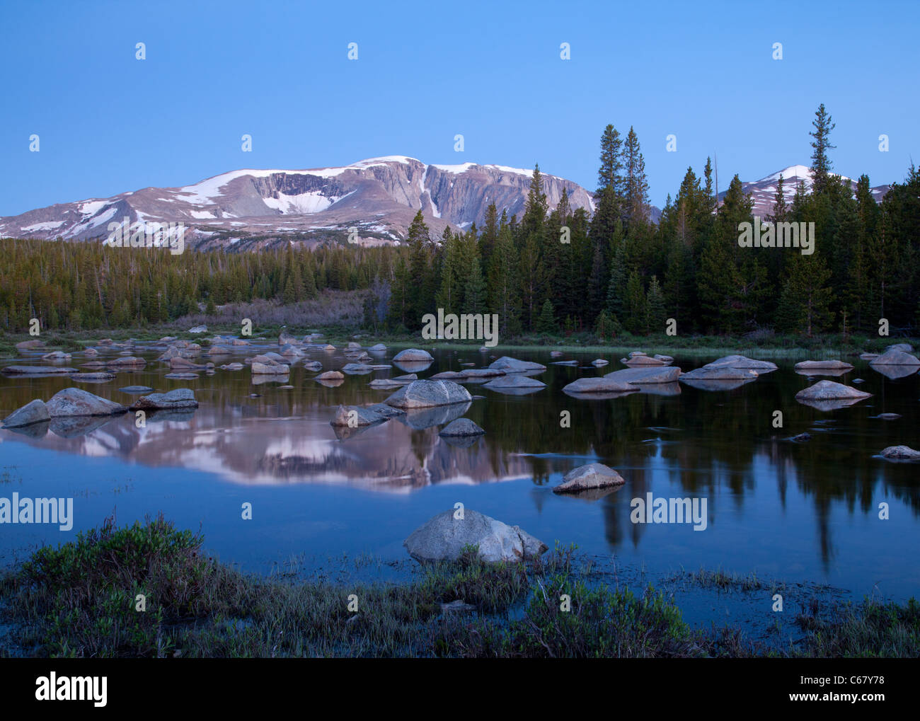 Il suo lago, Cloud Peak Wilderness, Bighorn National Forest, Wyoming Foto Stock