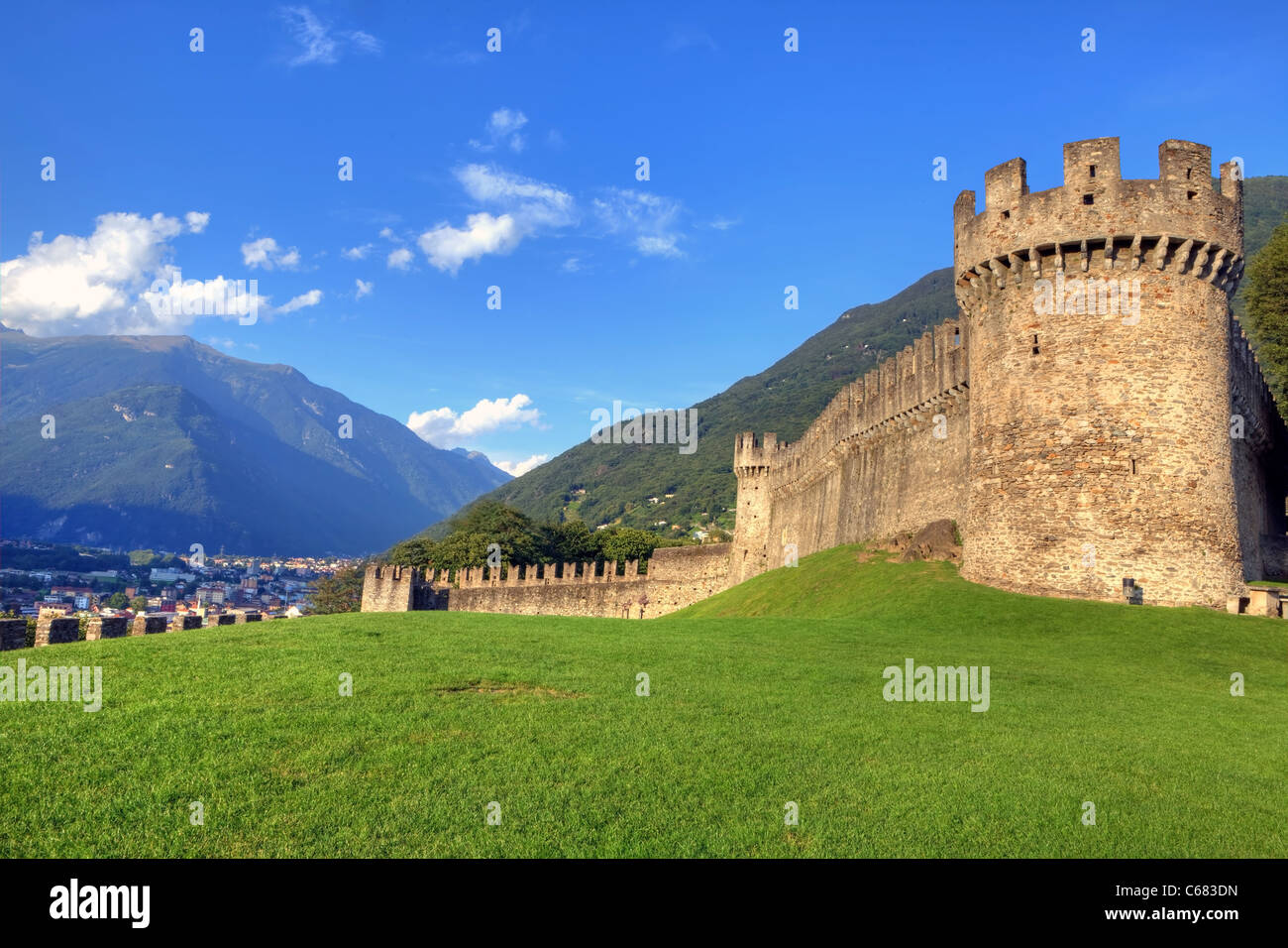 Il giardino del castello dal Castello Montebello, Bellinzona Foto Stock