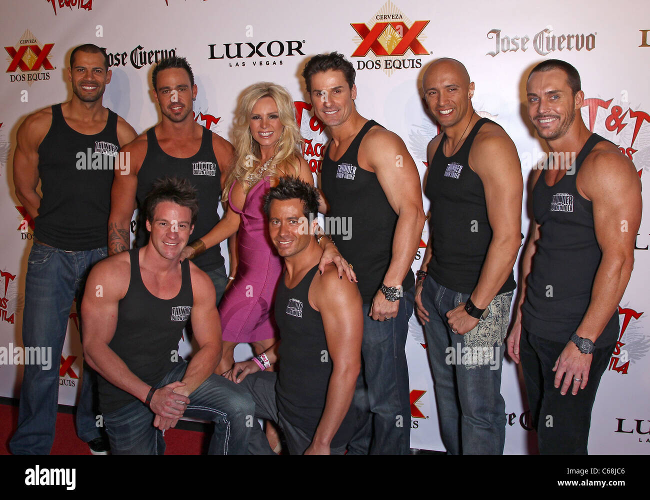 Tamrra Barney, Thunder da giù sotto di presenze per COUGARS & CUERVO Kick Off a Tacos & Tequila Ristorante, Hotel Luxor & Foto Stock