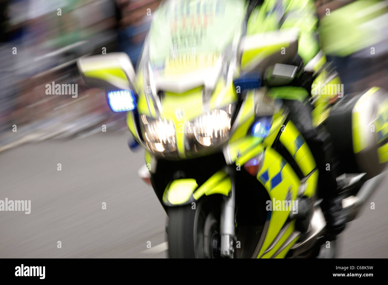 Moto della polizia a Londra surrey cycle classic 2011 Foto Stock