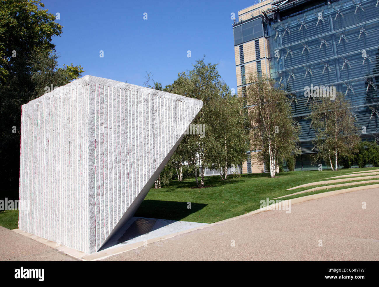 Oceano Indiano Tsunami Memorial, il Museo di Storia Naturale di Londra - con centro di Darwin sulla destra Foto Stock