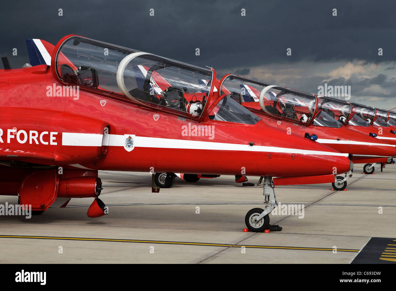 Un Bae Systems Hawk T1 velivolo formazione del RAF Rosso di frecce aerobatic team Foto Stock