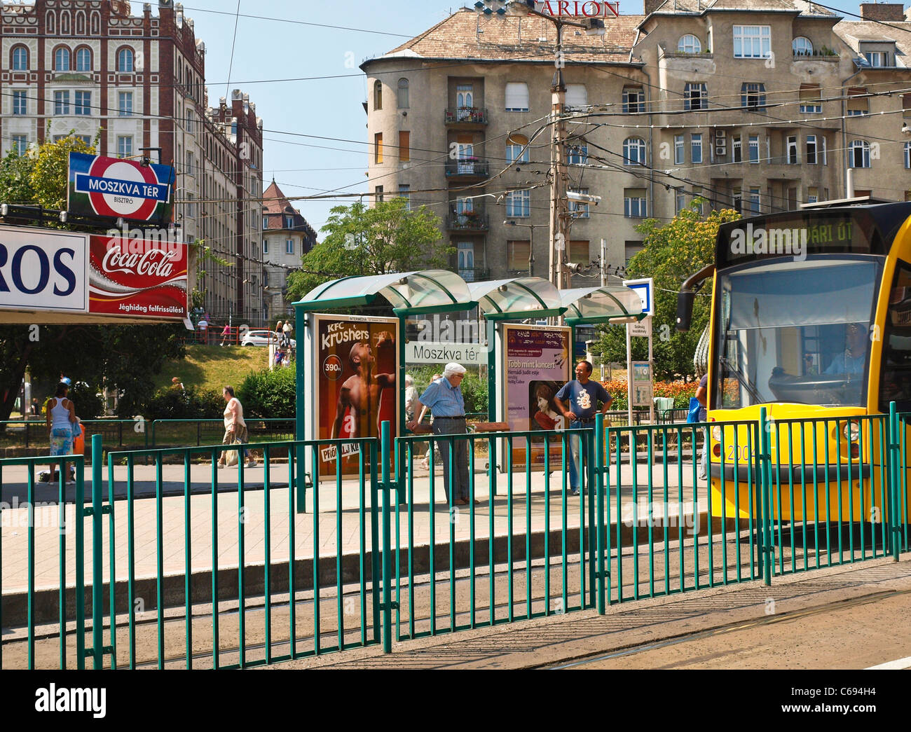 Piazza Mosca hub di transito sul lato Buda di Budapest, Ungheria Foto Stock Piazza Mosca hub di transito sul lato Buda di Budapest, Ungheria Foto Stock