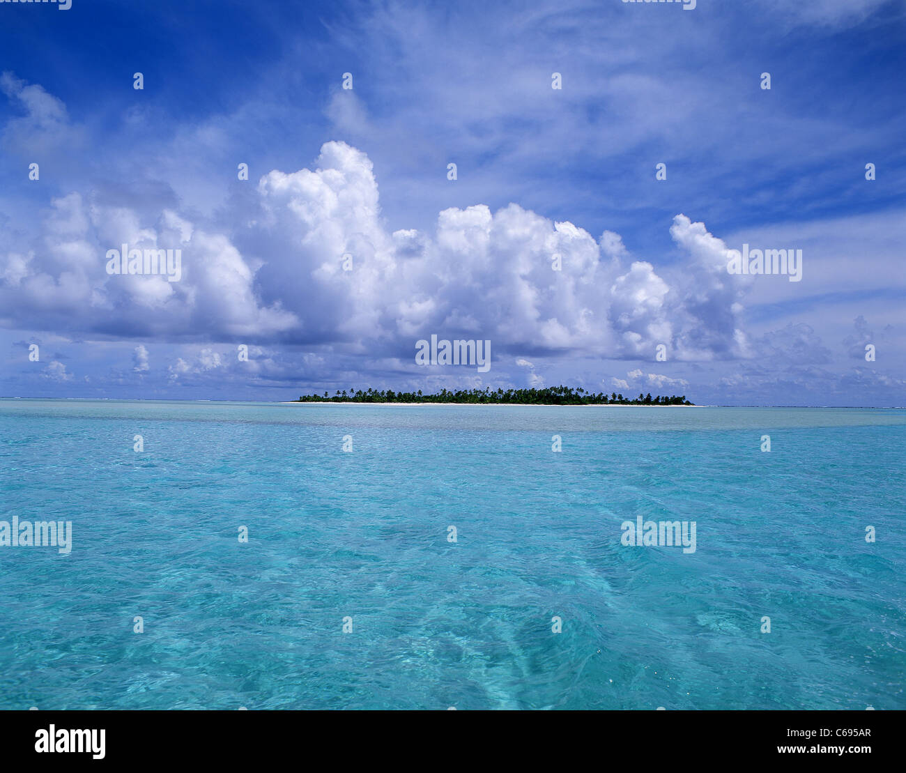 Isola tropicale, atollo di Aitutaki, Isole Cook, Oceano Pacifico del Sud Foto Stock