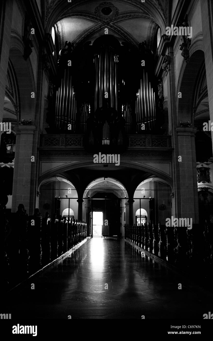 Chiesa in bianco e nero Foto Stock