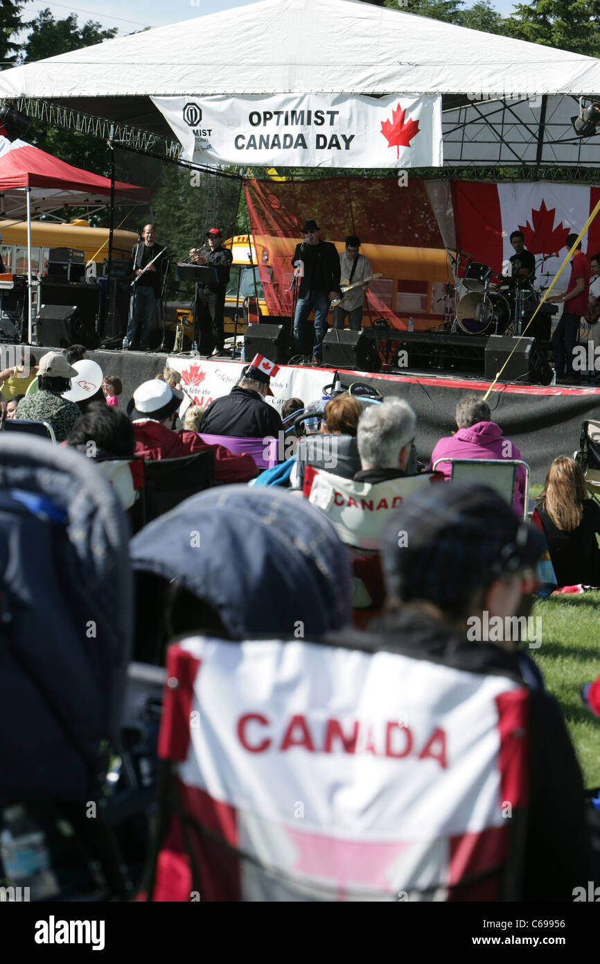 Il cantante e band sul palco in Canada giornata nel parco Diefenbaker Saskatoon Saskatchewan Canada Foto Stock