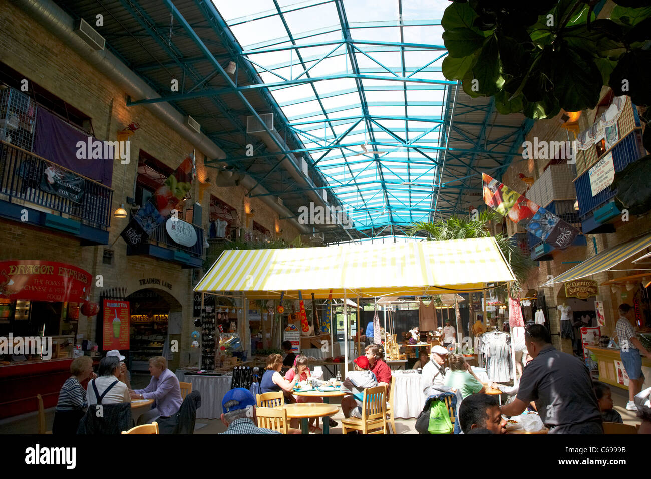 Interno del forks market Winnipeg Manitoba Canada Foto Stock