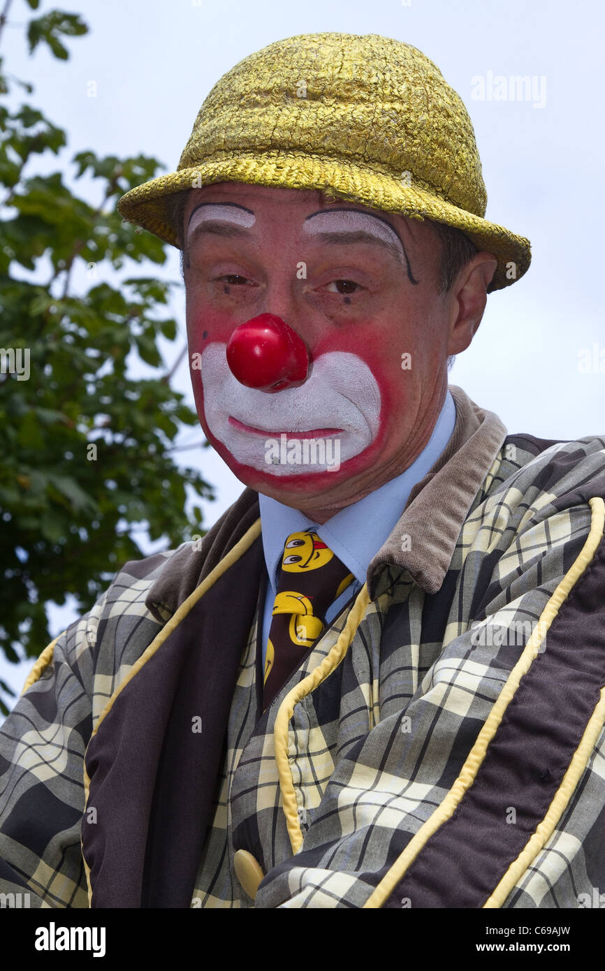 Infelice triste di fronte   triste & Glum Professional Clown al ventottesimo Southport Flower Show Showground Victoria Park, 2011 Southport, Merseyside, Regno Unito Foto Stock