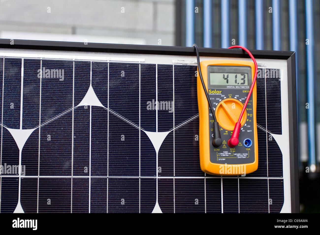 Vendita di energia solare al ventottesimo Southport Flower Show Showground Victoria Park, 2011 Southport, Merseyside, Regno Unito Foto Stock