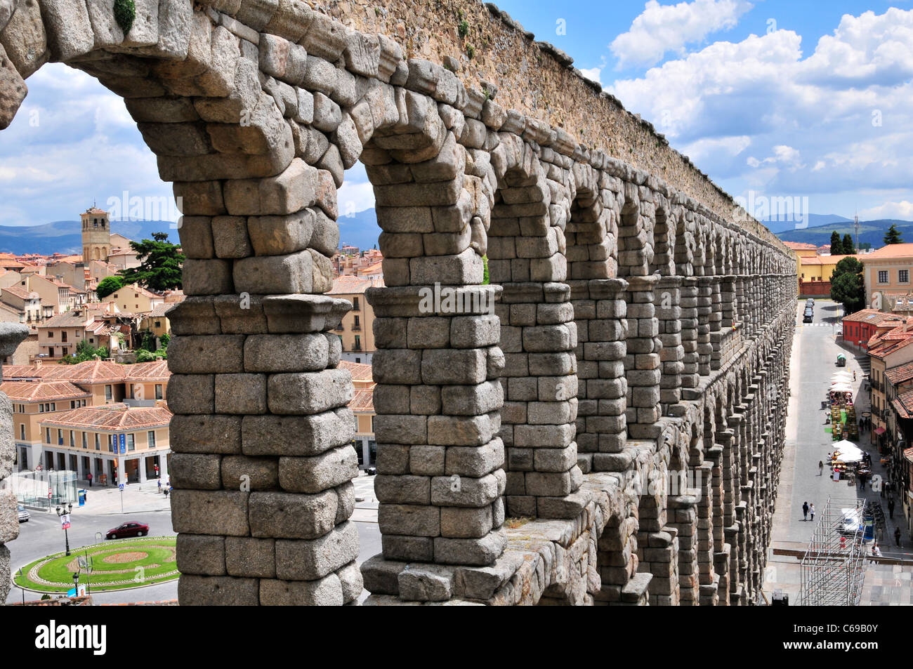 Vista prospettica di antico acquedotto romano di Segovia, Spagna Foto Stock