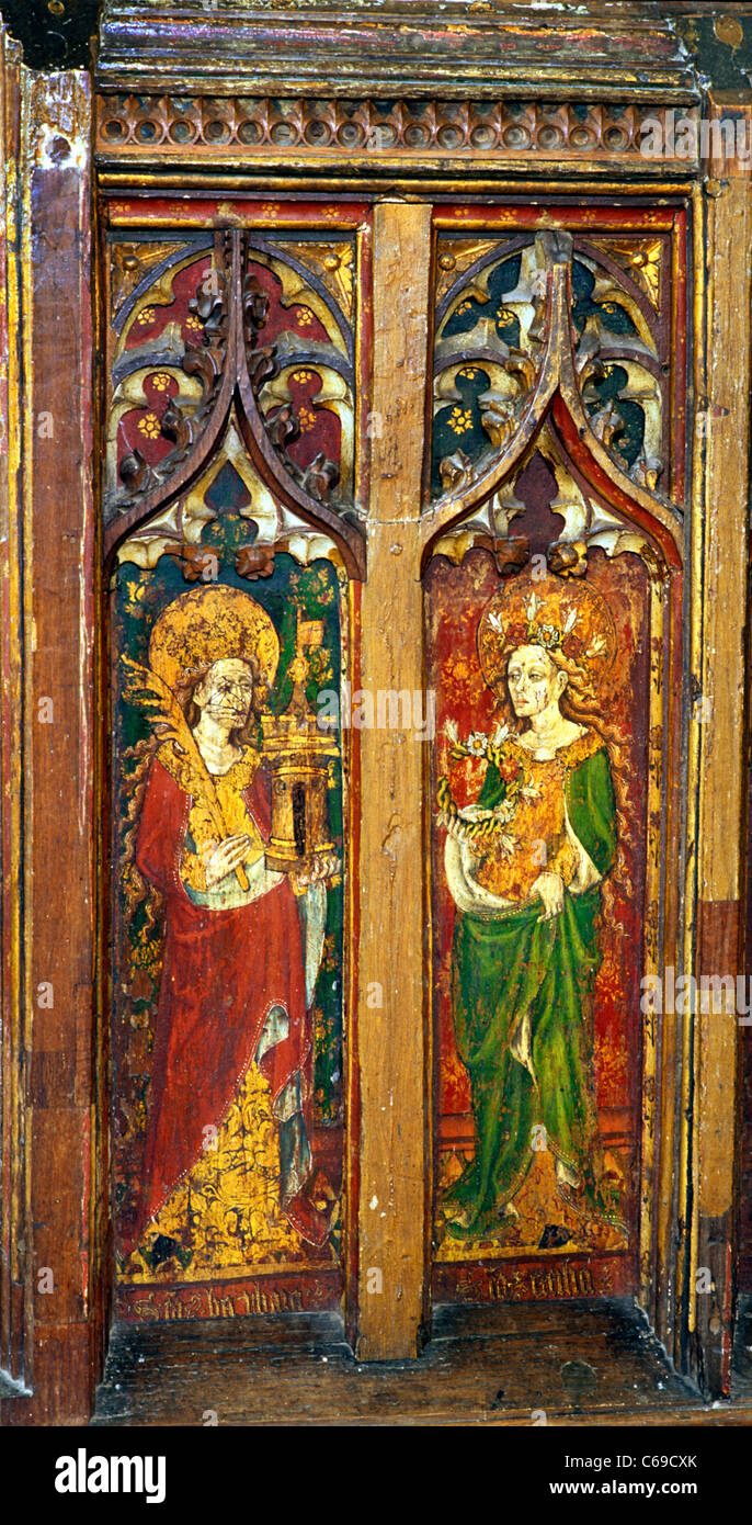 North Elmham rood screen, Santa Barbara, Santa Cecilia di Norfolk, Inghilterra medievale inglese schermi dipinti di pittura san femmina Foto Stock