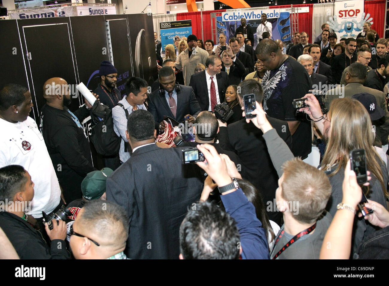50 Cent, in elegante stand audio ad una apparizione pubblica per il Consumer Electronics Show CES 2011 - gio, Las Vegas Convention Center, Foto Stock