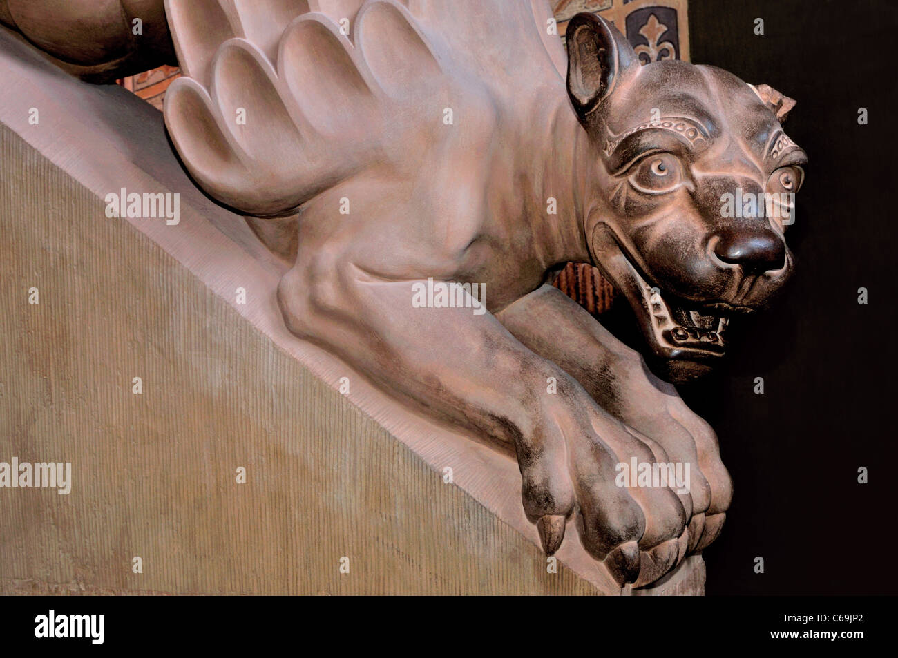 Germania, Eisenach: mitologico scolpito in pietra all'interno di animali del Palas al Castello di Wartburg Foto Stock