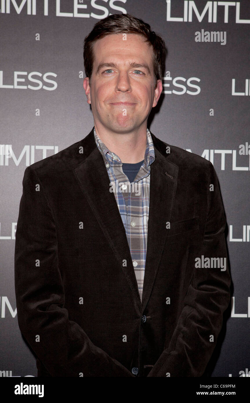 Ed Helms presso gli arrivi per un numero illimitato di Premiere, Arclight Hollywood, Los Angeles, CA 3 marzo 2011. Foto di: Emiley Schweich/Everett Collection Foto Stock